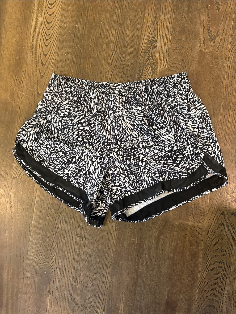 Athleta Printed Mesh Racer
Run 4" Shorts Sz M